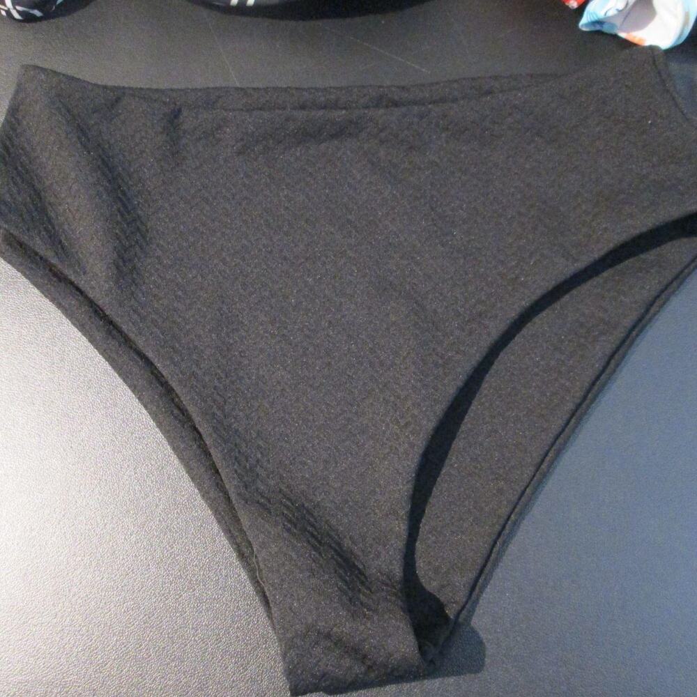 Ladies sz l black swim bottoms by Romwe